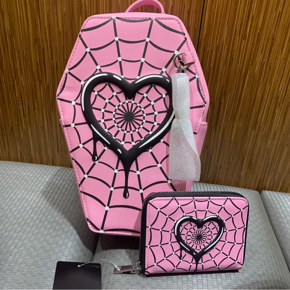 Monster High Draculaura Pink Coffin Mini Backpack Set
